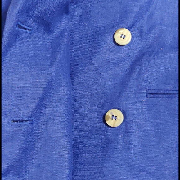 A Ladies Jacket - Picture 9 of 12